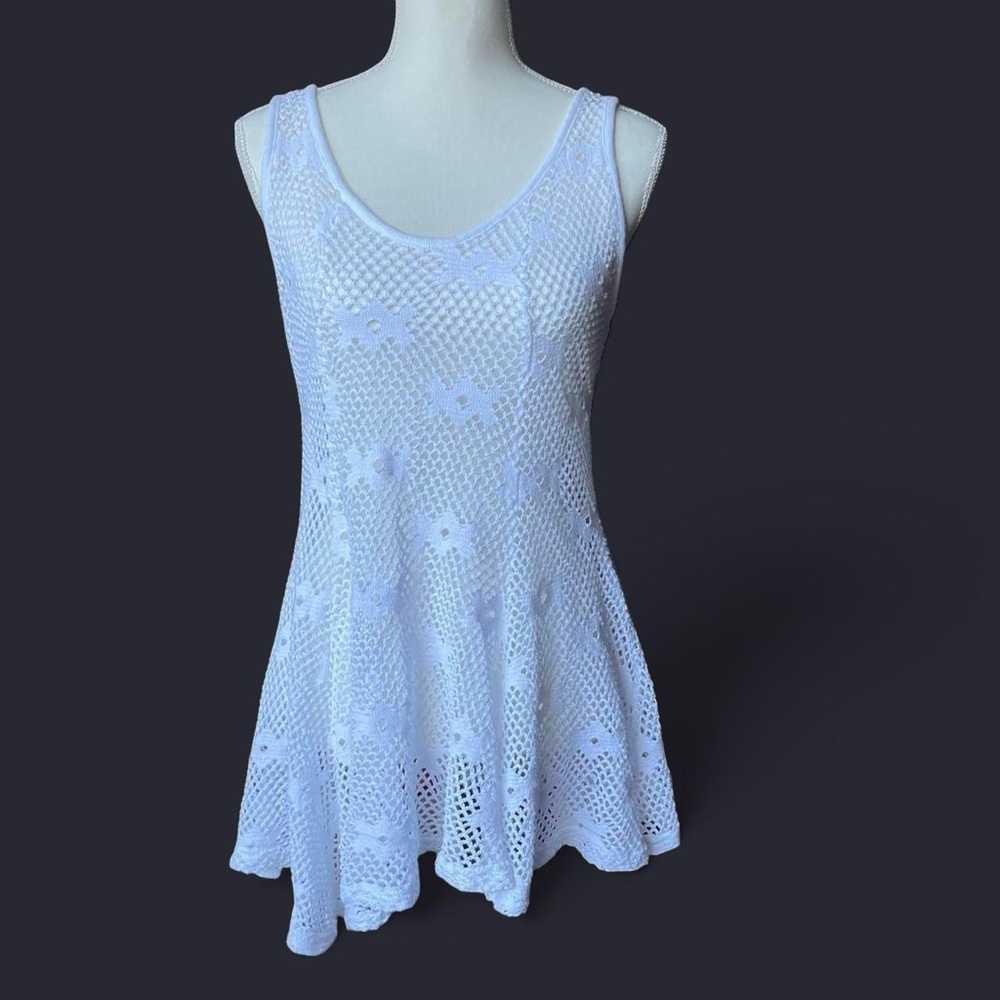 70s White Crochet Sleeveless Top